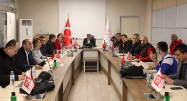 AFAD deprem bölgesine 10 bin battaniye, 500 çadır gönderdi