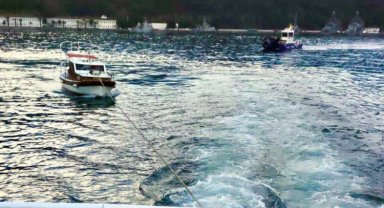 Arızalanan tekne Ruemli Feneri'ne yanaştırıldı