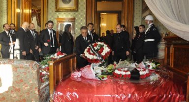 BJK yönetimi Ata'mızı Dolmabahçe'de andı