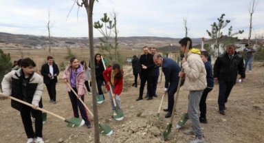 Bursa İnegöl'de 193 fidan toprakla buluştu