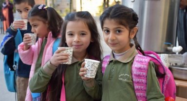 Bursa Kestel'de 'Sütler Ballı, Çocuklar Sağlıklı'