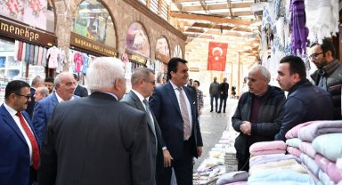 Bursa Osmangazi'de Başkan Dündar ayın ilk mesaisine esnaflarla başladı