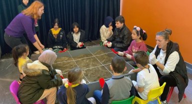 Bursa Osmangazi'de minik arkeologlar iş başında