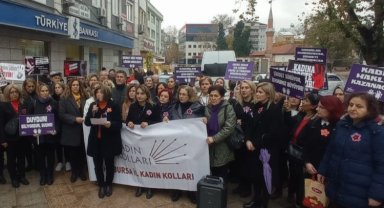 CHP'li kadınlar 25 Kasım için meydanlarda