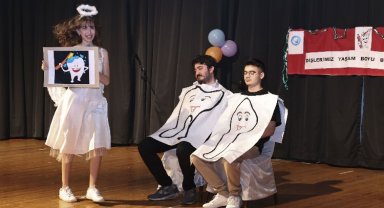 Dokuz Eylül öğrencilerinden 'oyun'lu diş sağlığı eğitimi