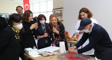 Dokuz Eylül'de parkinsona 'sanatsal' farkındalık