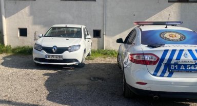 Düzce'de 'haciz yakalamalı' aracına başka plaka takan şahıs yakalandı