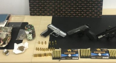 Edirne Keşan'da ev aramasında tabanca ve uyuşturucu ele geçirildi