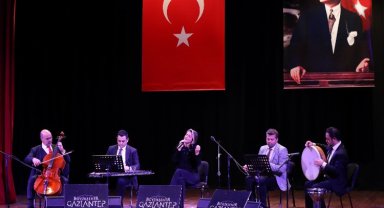 Gaziantep Atatürk'ü şarkılarla andı