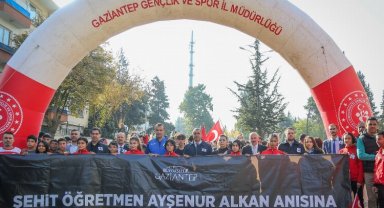 Gaziantep'te şehit öğretmen anısına koşu ve yürüyüş