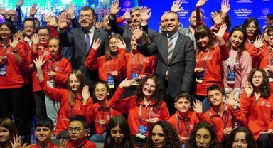 Genç bilim insanlarına ödül yağmuru