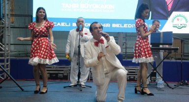 Hababam Vokal Grubu öğretmenler için sahne aldı