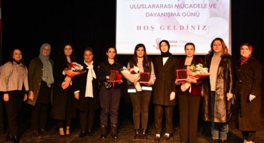 İstanbul Silivri'de 'Şiddete Hayır' paneli