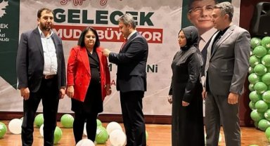 İstanbul Sultangazi'de AK Parti'den Gelecek'e katılım