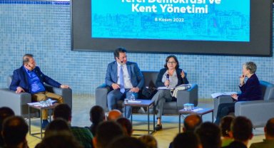 İstanbul'da yerel demokrasi ve kent yönetimi konuşuldu