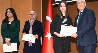 İzmir Karabağlar'da kadınlar 'e-ticaret'i öğrendiler