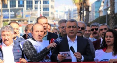 İzmir'de öğretmenlerden 'Meslek Kanunu' eylemi