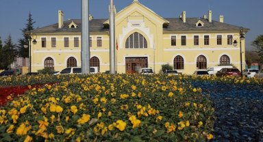 Kayseri Büyükşehir kent estetiğini artırıyor