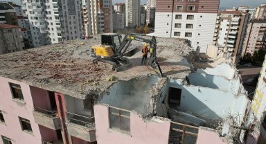 Kayseri Talas'ta metruk binalara belediye darbesi