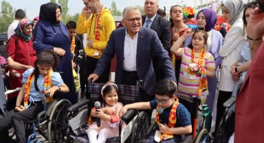 Kayseri'de engelleri kaldıran merkez