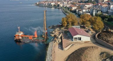 Kocaeli Değirmendere'de çekek yeri için kazıklar çakılıyor