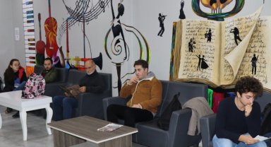 Kocaeli İzmit'te Tiyatro Bölümü'ne seçmeler sürüyor