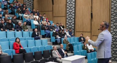 Kütahya Belediyesi personeline beden dili eğitimi