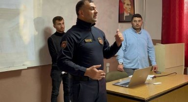 Malatya İtfaiyesi üniversiteli öğrencilere mesleği anlattı