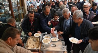 Manisa'da merhum MHP İl Başkanı'na pilav hayrı