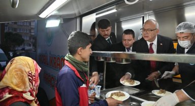 Manisa'da MHP'li Murat Öner için pilav hayrı