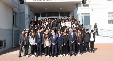 Memduh Büyükkılıç öğrencilerle buluştu