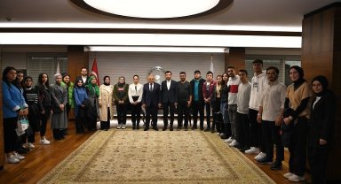 Memduh Büyükkılıç'a ERÜ öğrencilerinden ziyaret