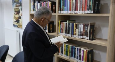 Memduh Büyükkılıç'tan Erkilet Kütüphanesi'ne ziyaret