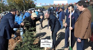 Milli seferberlikte Bursa İnegöl'de bin fidan toprakla buluştu