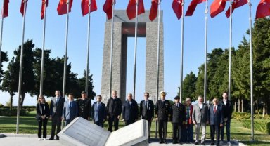 NATO Genel Sekreteri Stoltenberg Şehitler Abidesi'nde