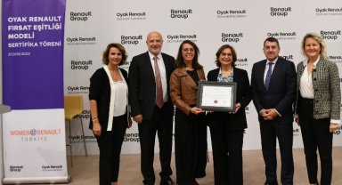 Oyak Renault'a KAGİDER'den 'Fırsat Eşitliği' sertifikası
