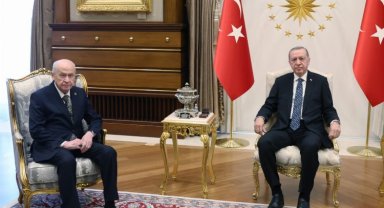 Sürpriz görüşme bir saat sürdü