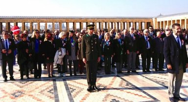 Türk Rotary'sinden Ata'ya ziyaret