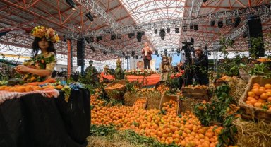 Turuncu mucize Mandalina Şenliği nefes kesti