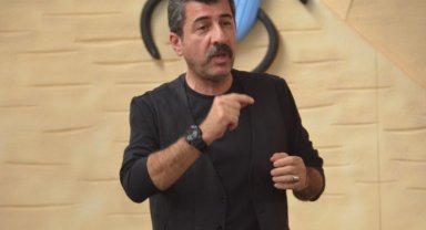 Ünlü oyuncu Hakan Bilgin İzmir'de tecrübe paylaşımında