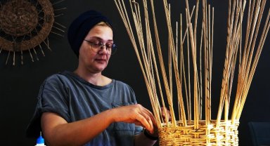 Atıklar maharetli ellerde sanata dönüşüyor