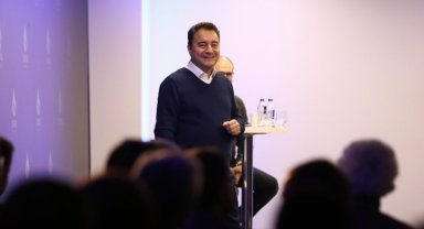 Babacan'dan gençlerin hayatlarına dokunan plan