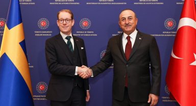 Bakan Çavuşoğlu'ndan İsveç'e 'somut adım atın' mesajı