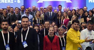 Bakan Özer anaokulu yöneticileri ile buluştu