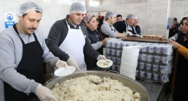 Bergama'ya 5 yıldızlı otel mutfağı konforunda aşevi
