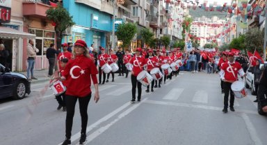Bursa Gemlik'te 'Körfez Halk Bandosu' renk kattı