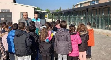 Bursa İnegöl'de çocuklar hayvan sevgisiyle yetişiyor