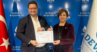Bursa İznik'te DEVA 'Mine Norşan'a emanet