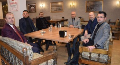 Bursa Osmangazi'de altılı masanın ilçe başkanları buluştu