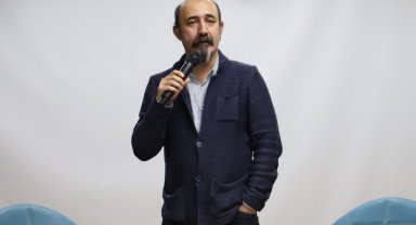 Bursa'da genç iletişimciler sordu, gazeteci Mehmet Ali Ekmekçi yanıtladı